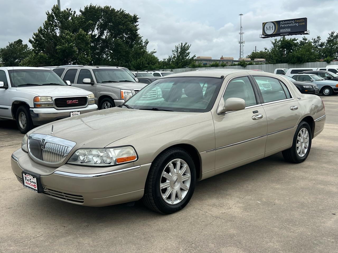 Lincoln Town Car Signature Limited 2011