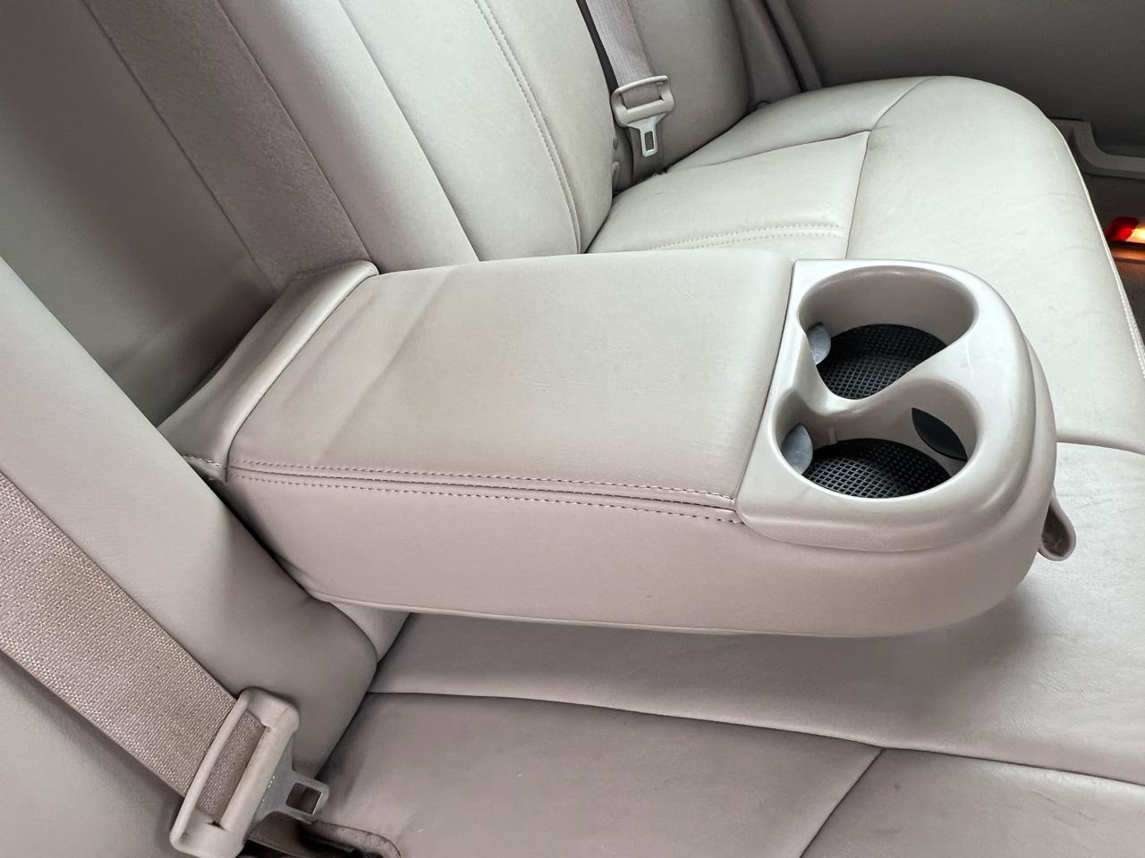 Lincoln Town Car Signature Limited 2011