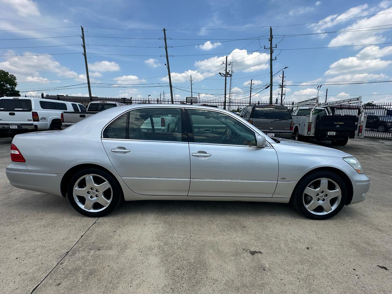 Lexus LS 430  2004