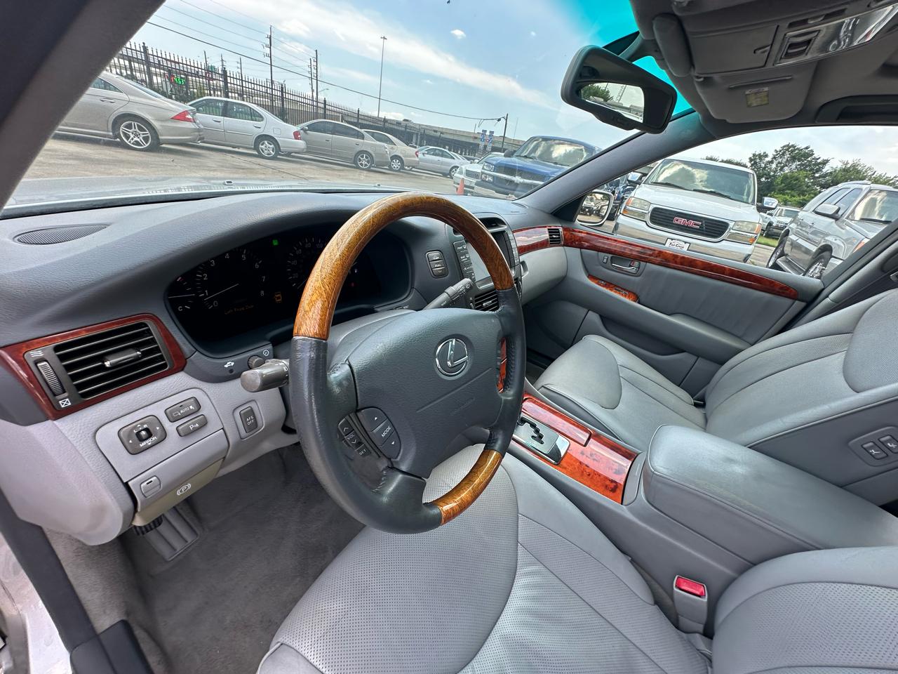 Lexus LS 430  2004