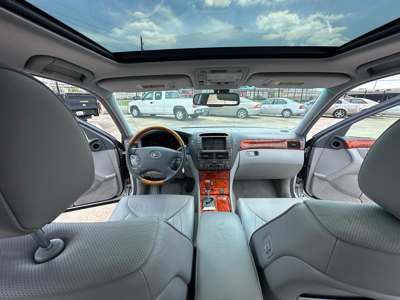 Lexus LS 430  2004