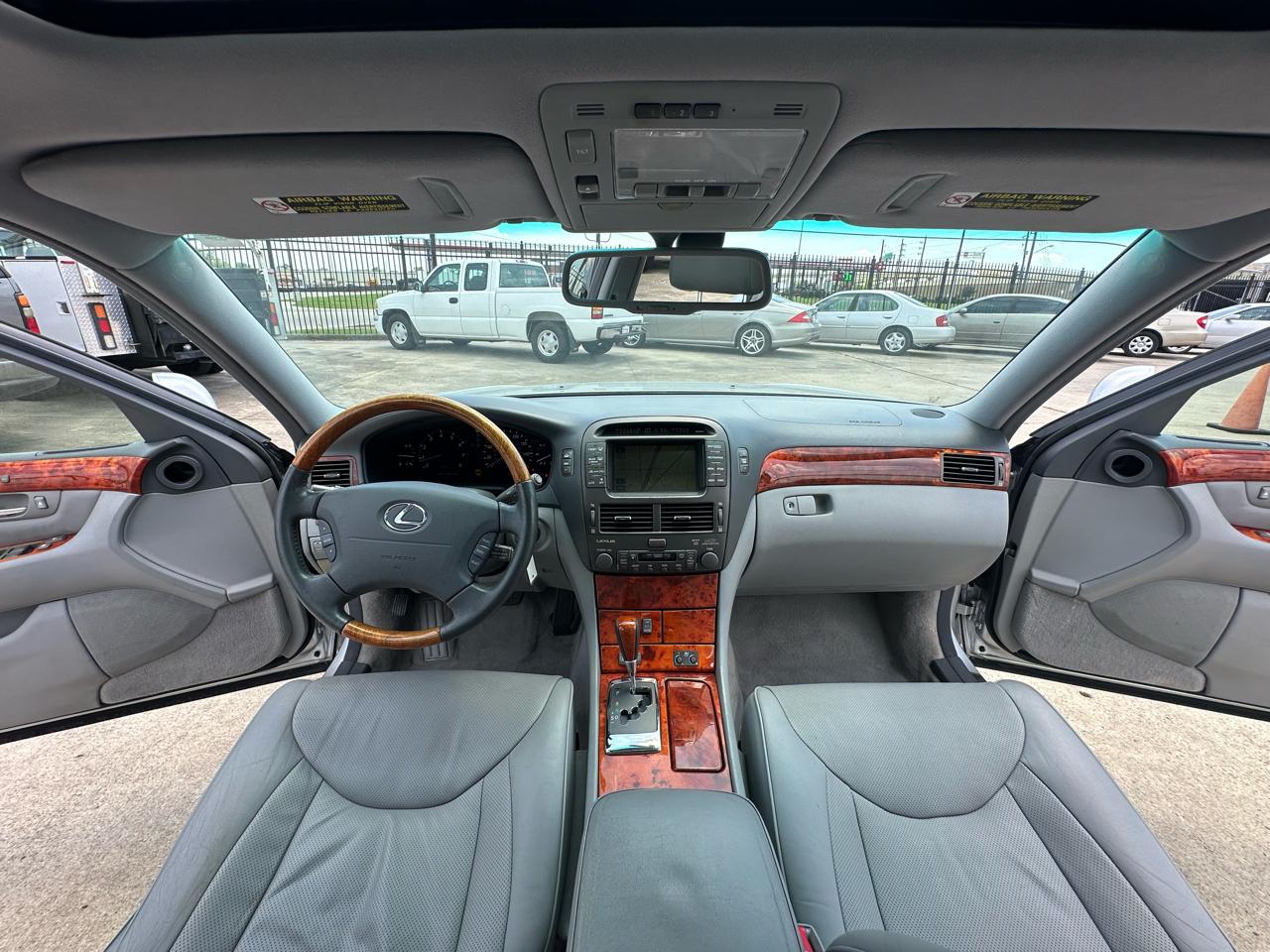 Lexus LS 430  2004