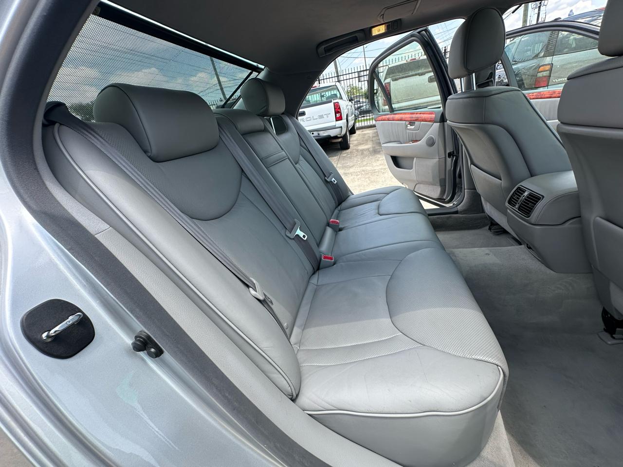 Lexus LS 430  2004