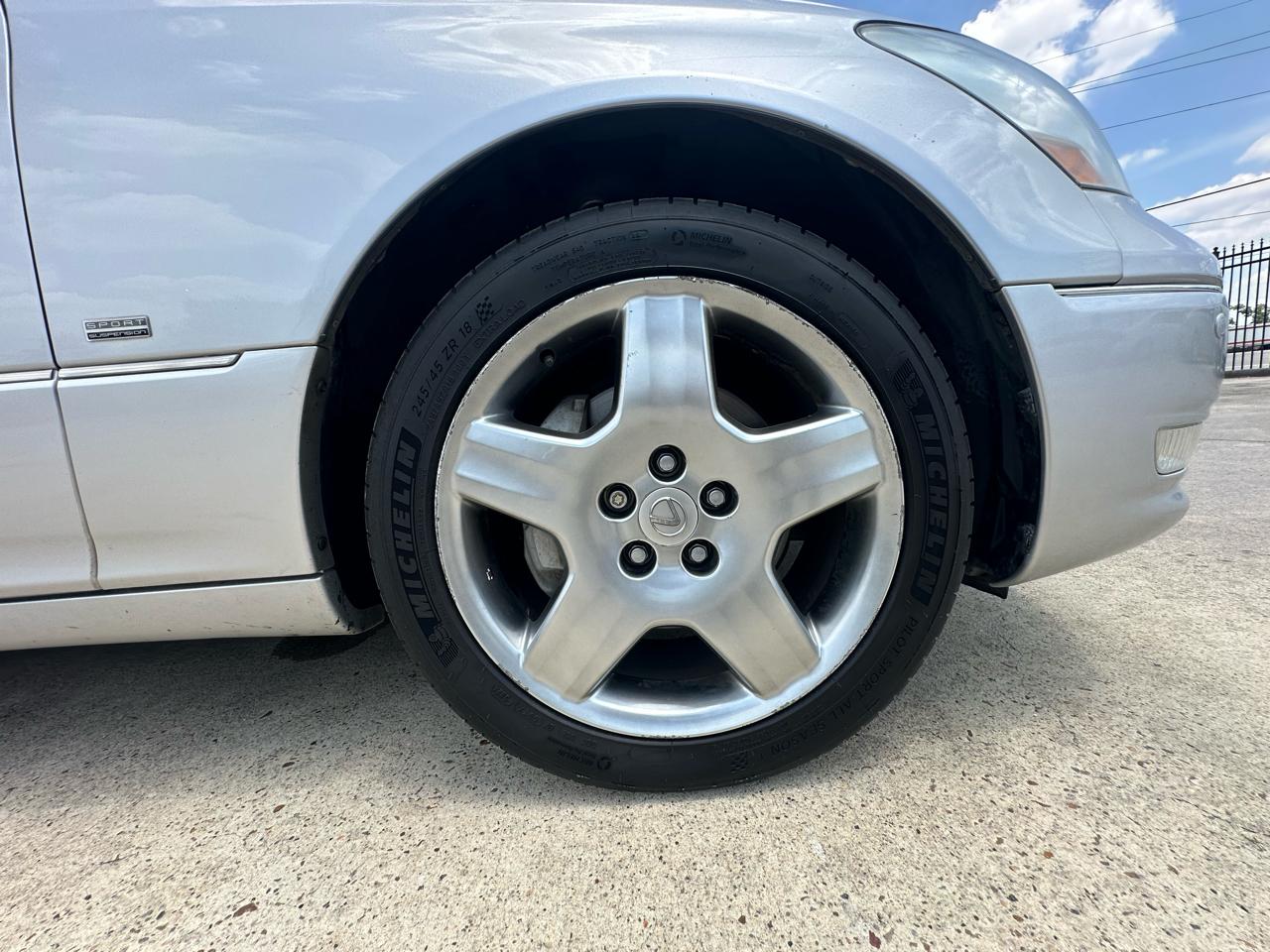 Lexus LS 430  2004