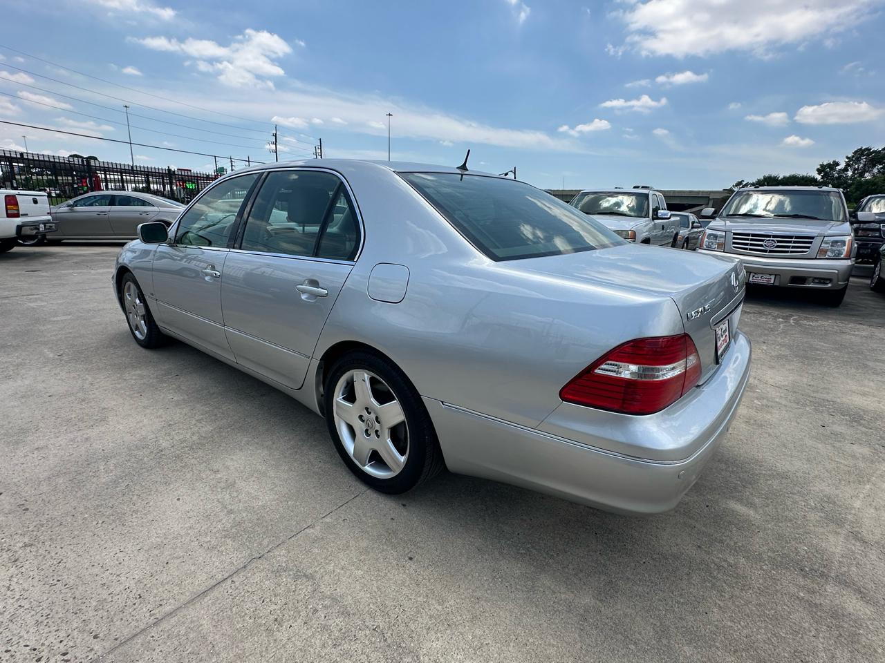 Lexus LS 430  2004