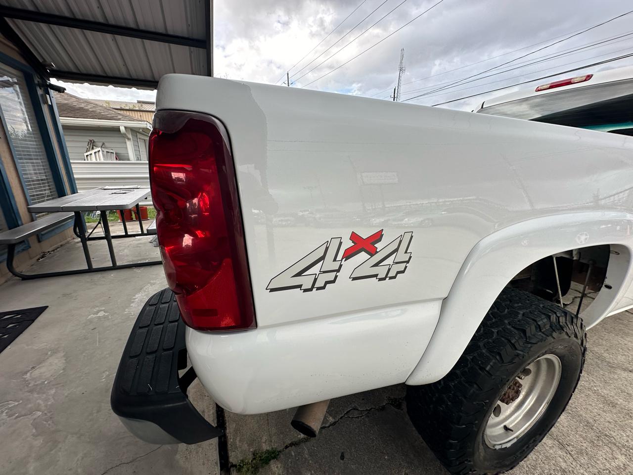 Chevrolet Silverado 2500HD Crew Cab Long Bed 4WD 2003