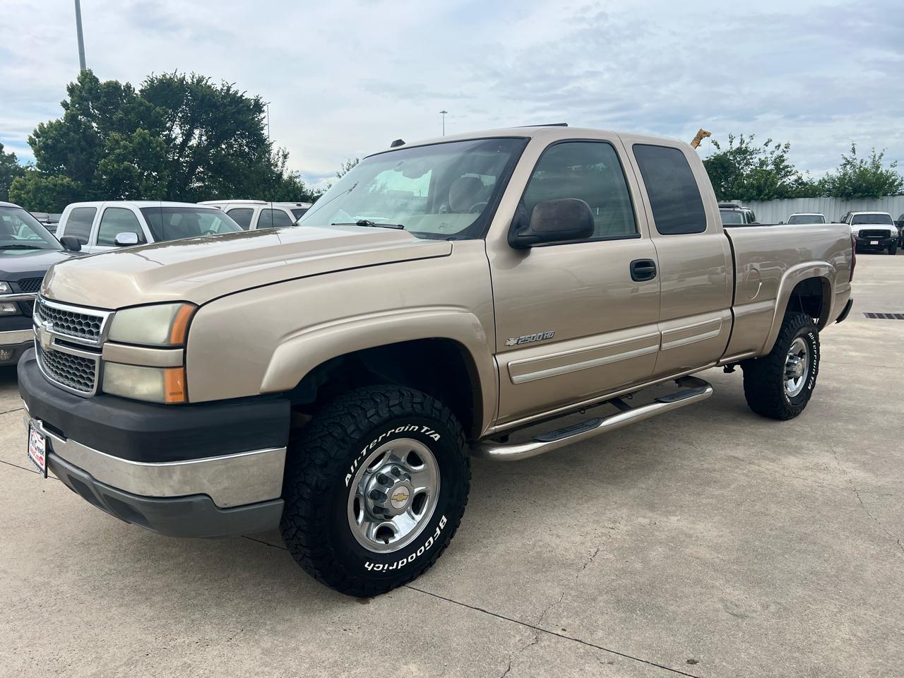 Chevrolet Silverado 2500HD LS Ext. Cab Short Bed 4WD 2005