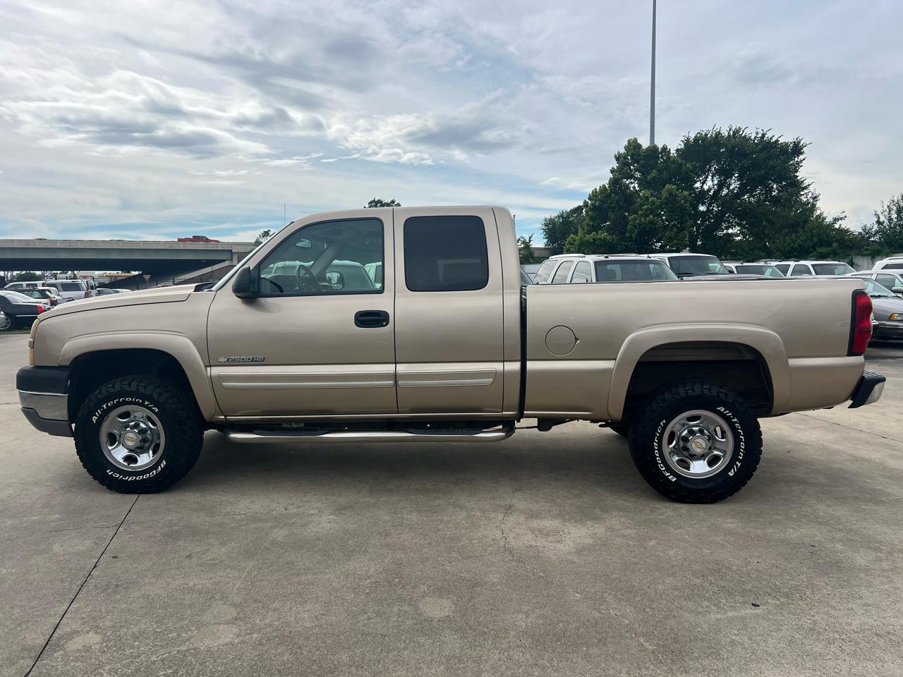 Chevrolet Silverado 2500HD LS Ext. Cab Short Bed 4WD 2005
