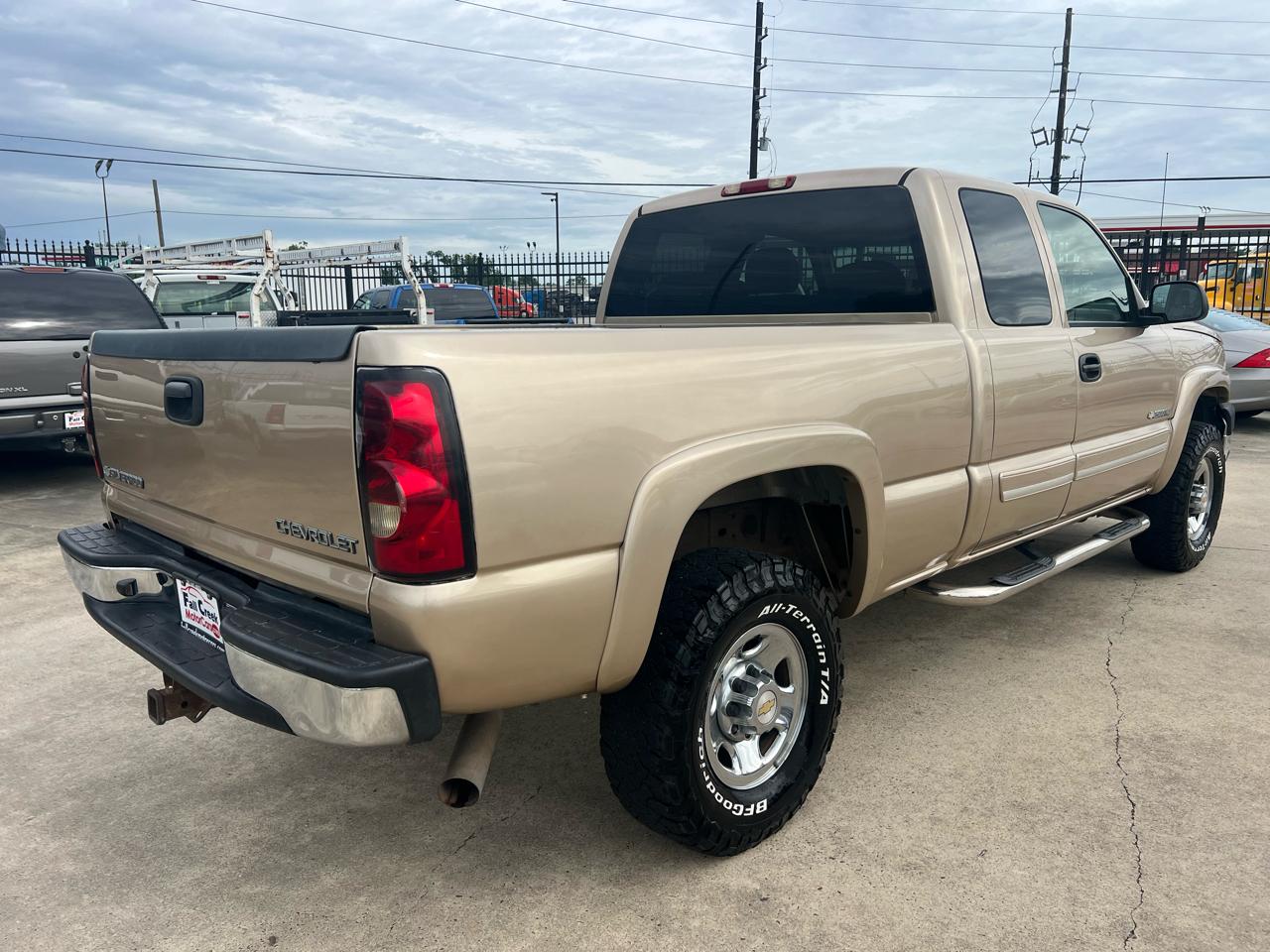 Chevrolet Silverado 2500HD LS Ext. Cab Short Bed 4WD 2005