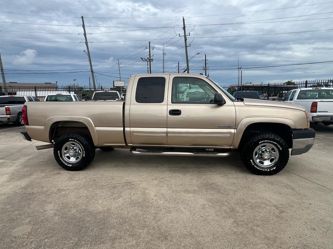 Chevrolet Silverado 2500HD LS Ext. Cab Short Bed 4WD 2005