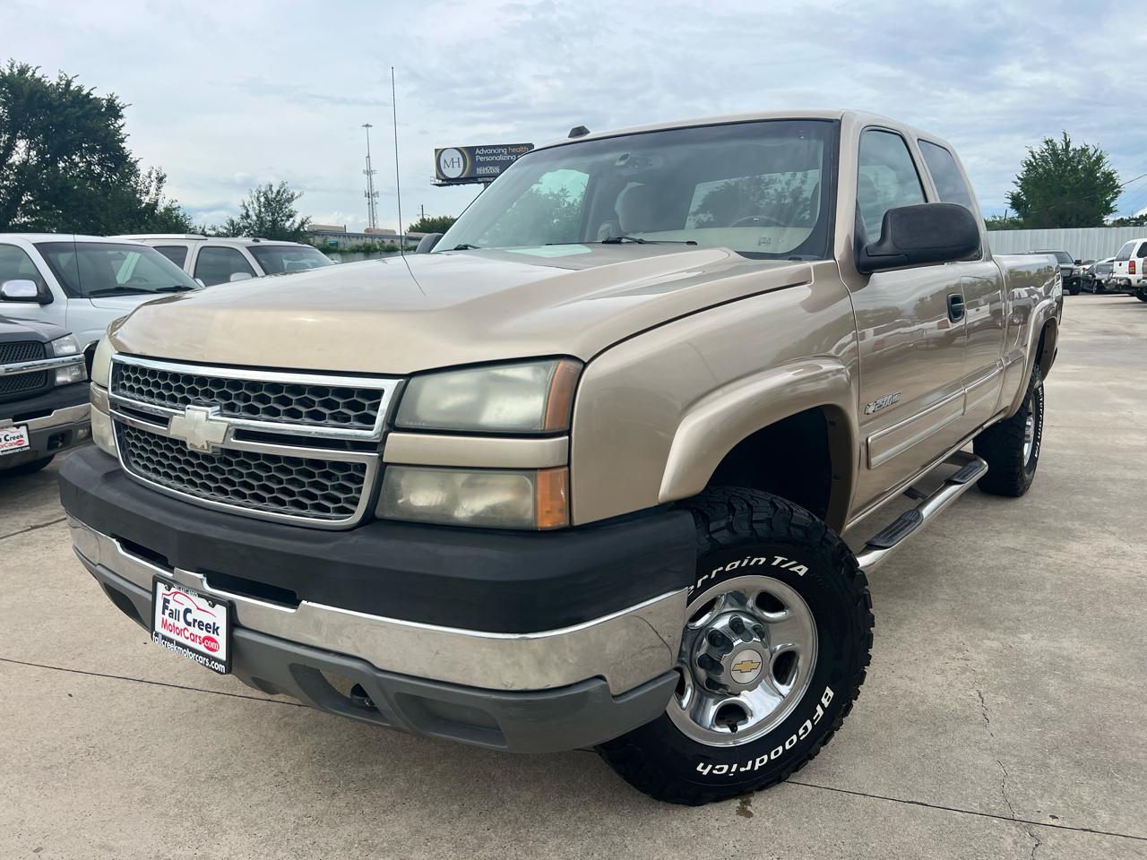 Chevrolet Silverado 2500HD LS Ext. Cab Short Bed 4WD 2005