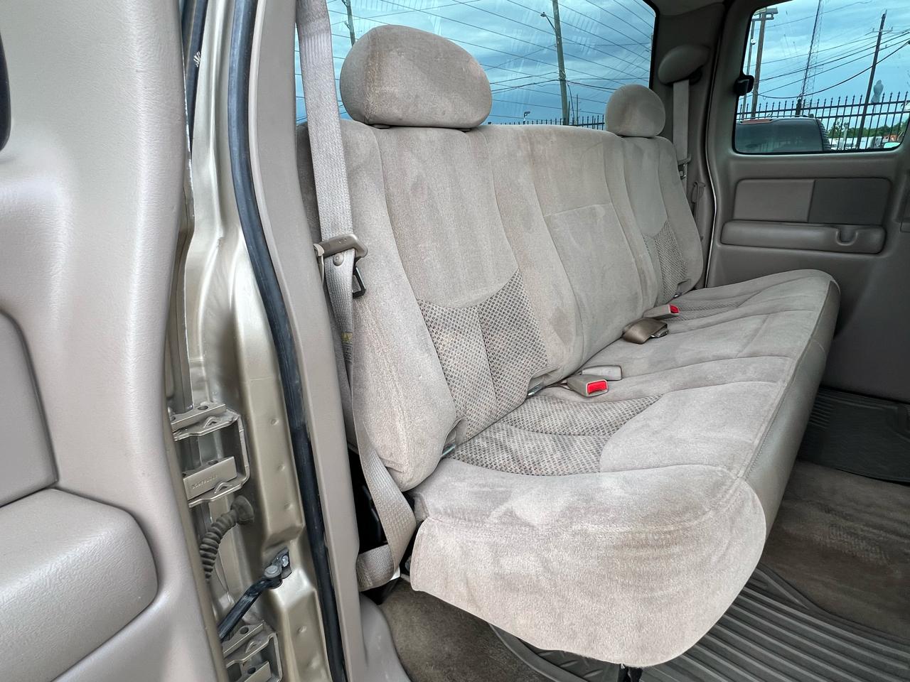 Chevrolet Silverado 2500HD LS Ext. Cab Short Bed 4WD 2005