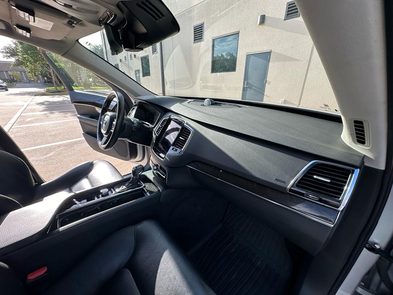 Volvo XC90 T6 Momentum AWD 2018