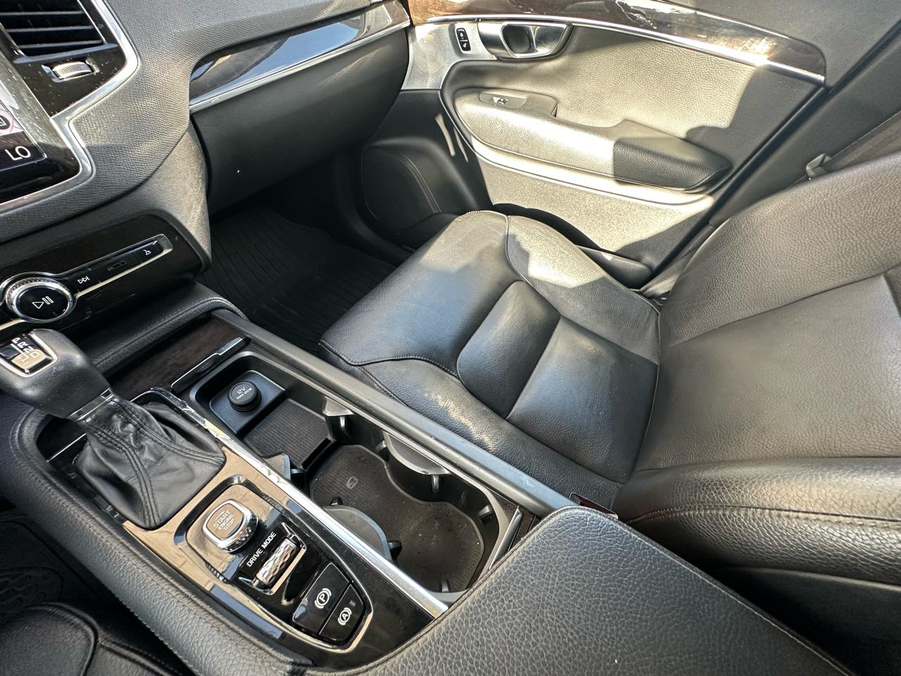 Volvo XC90 T6 Momentum AWD 2018