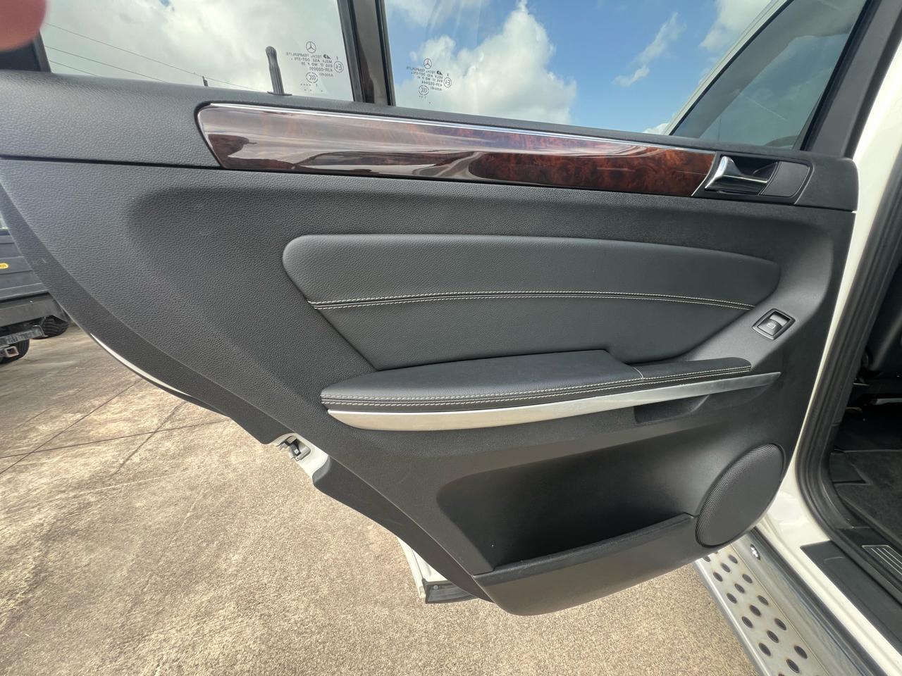 Mercedes-Benz GL-Class GL450 4MATIC 2012