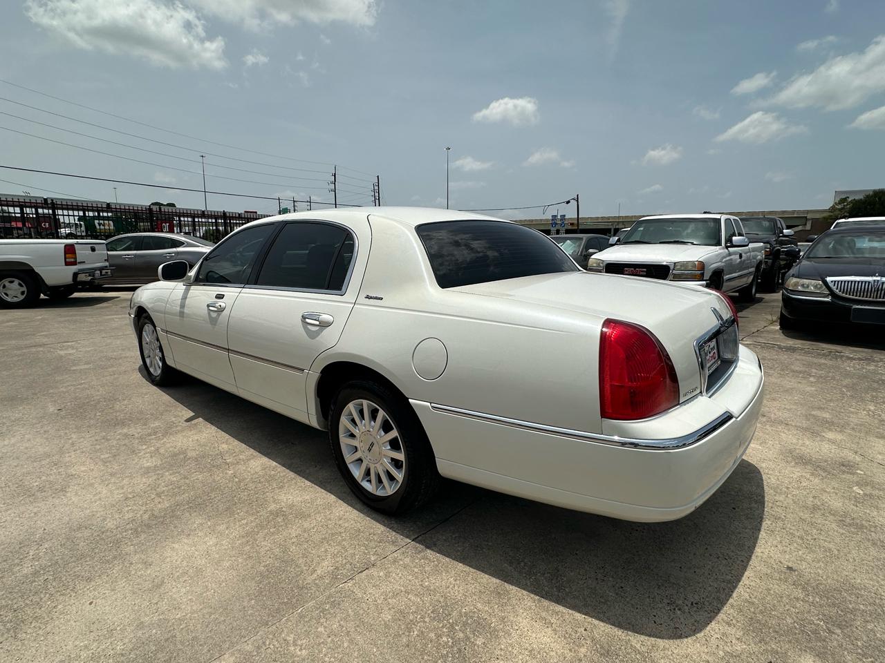 Lincoln Town Car Signature 2006