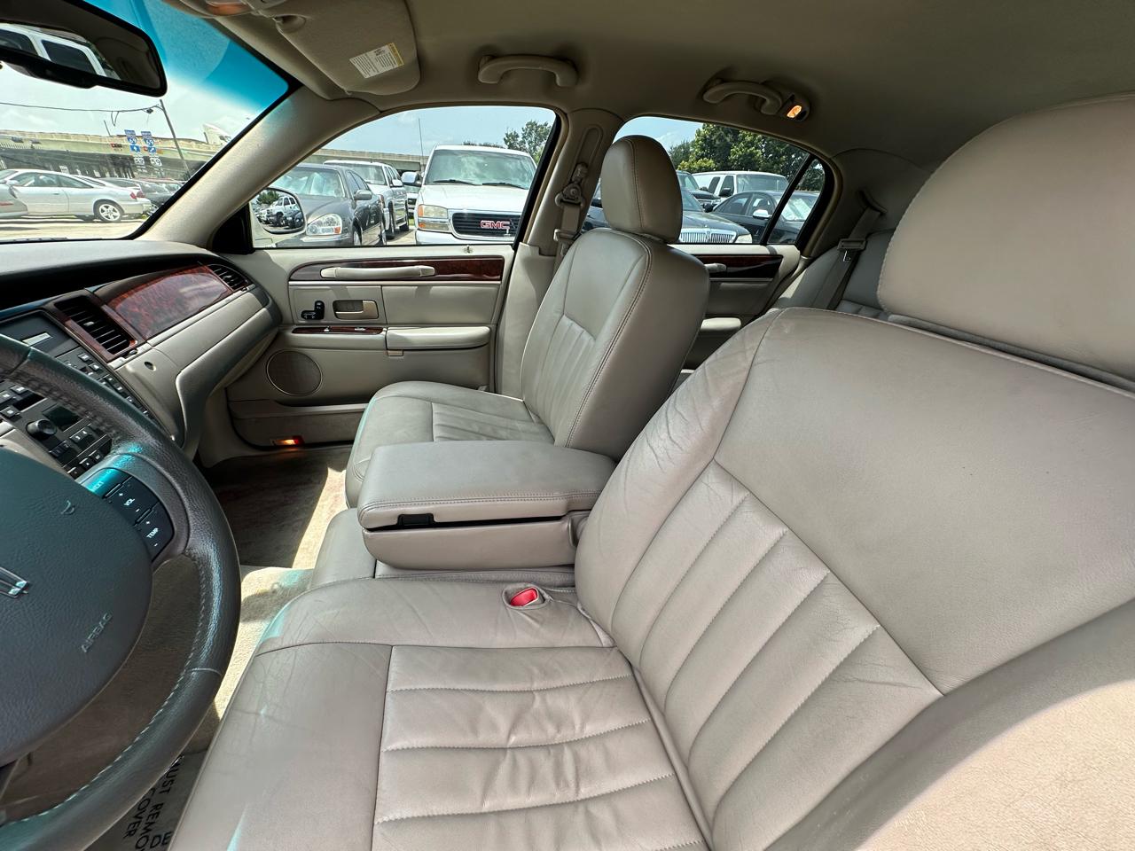 Lincoln Town Car Signature 2006