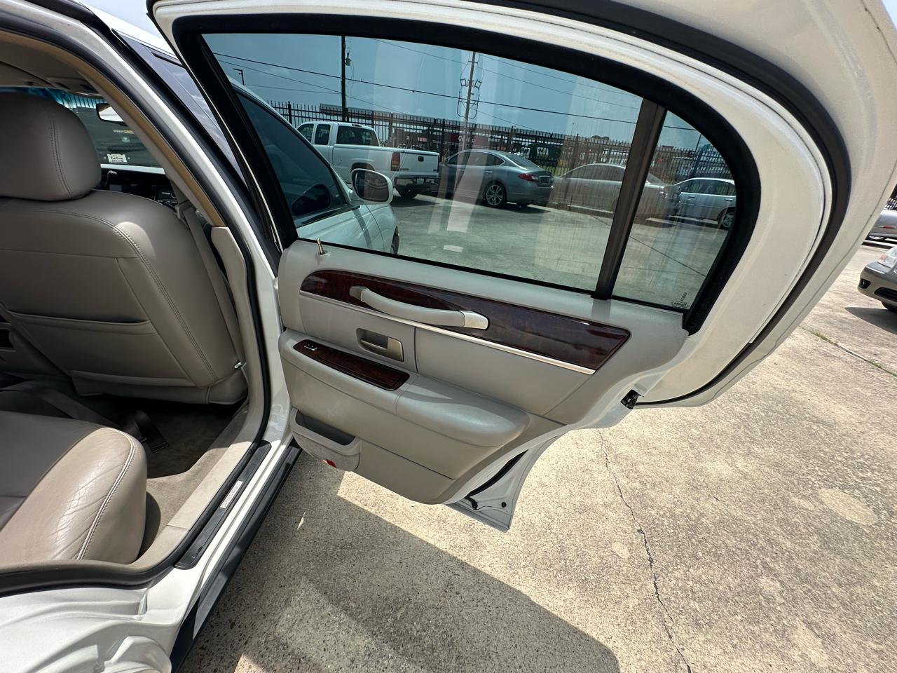 Lincoln Town Car Signature 2006