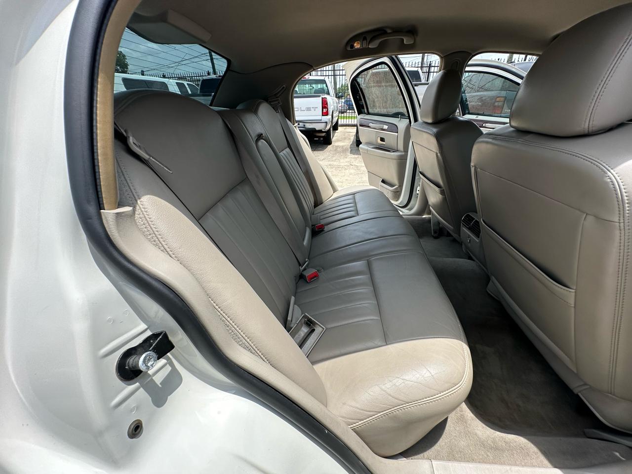Lincoln Town Car Signature 2006