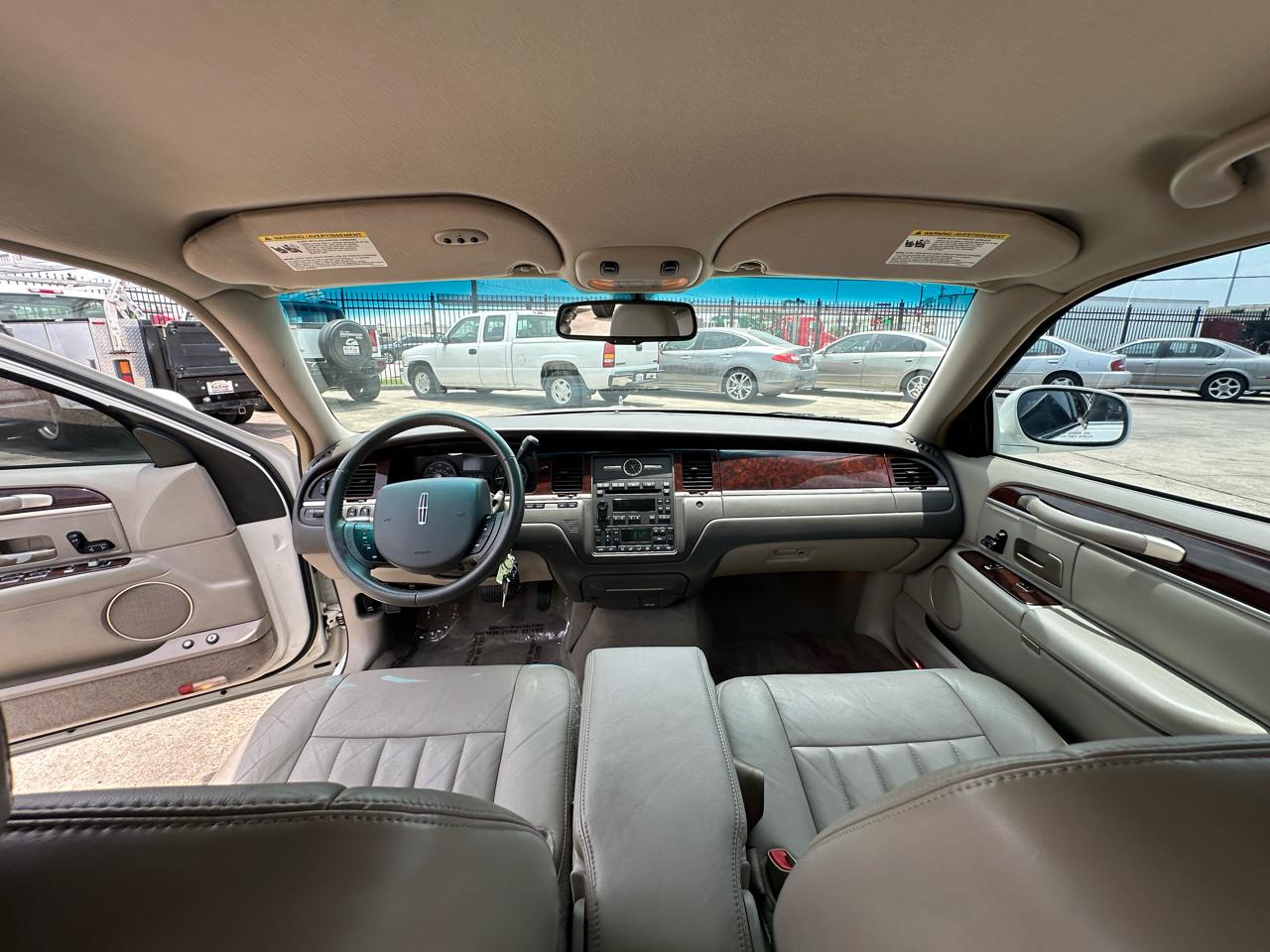 Lincoln Town Car Signature 2006