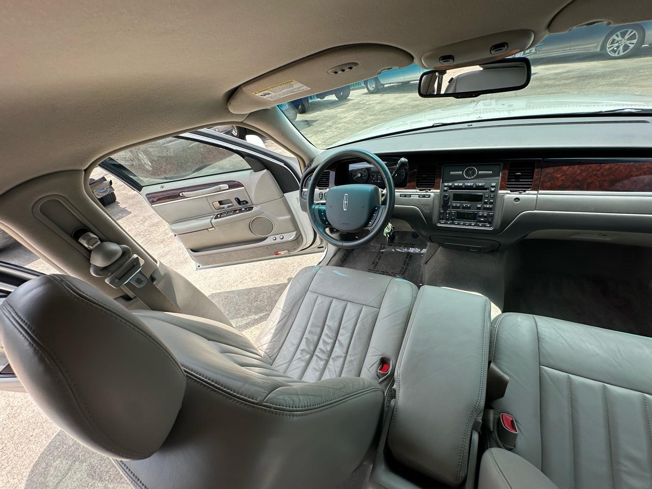 Lincoln Town Car Signature 2006