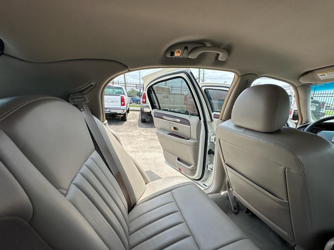 Lincoln Town Car Signature 2006