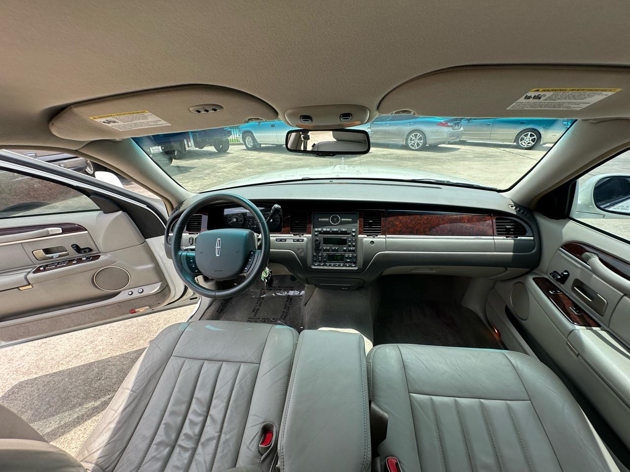 Lincoln Town Car Signature 2006