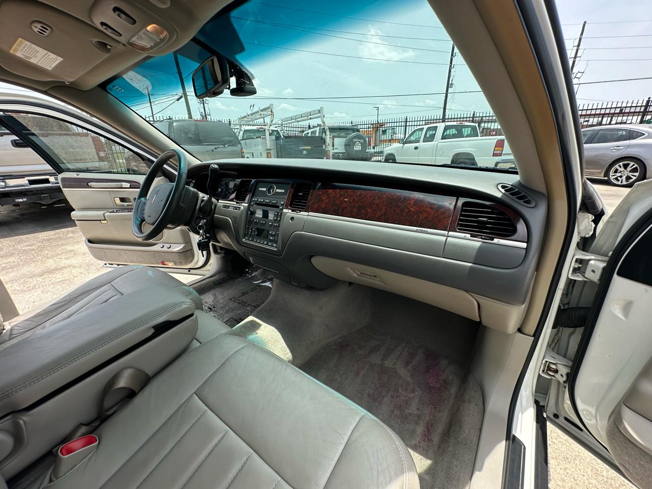 Lincoln Town Car Signature 2006
