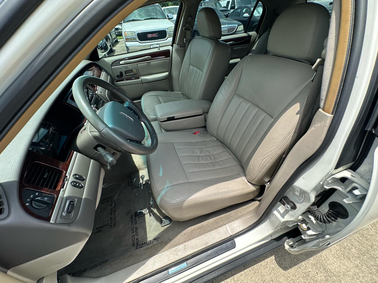 Lincoln Town Car Signature 2006