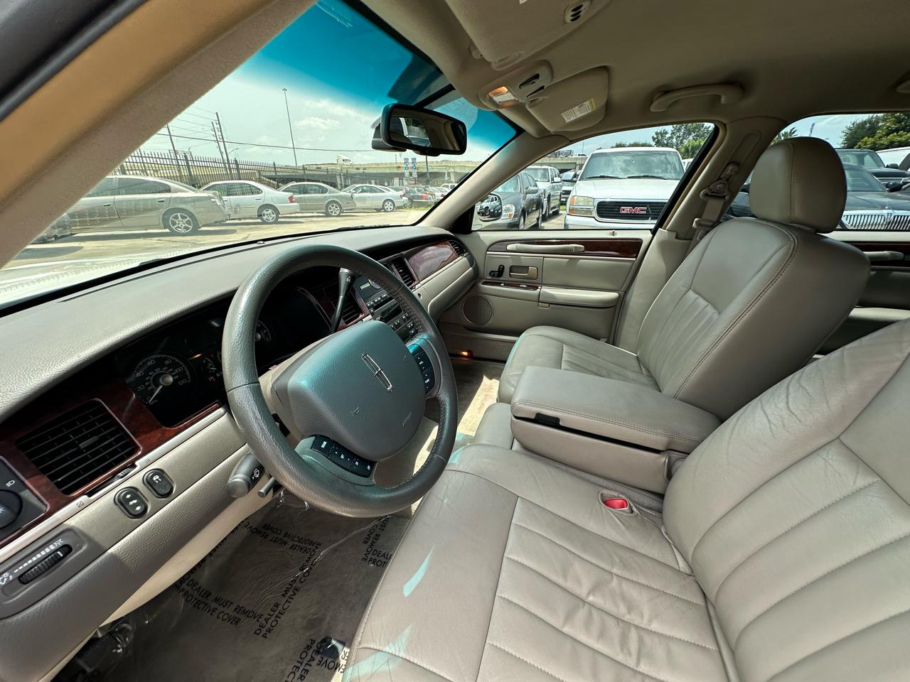 Lincoln Town Car Signature 2006