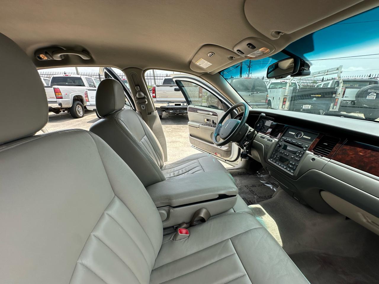 Lincoln Town Car Signature 2006