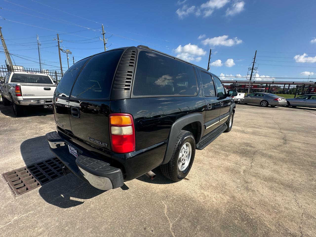 Chevrolet Suburban LT 1500 2003