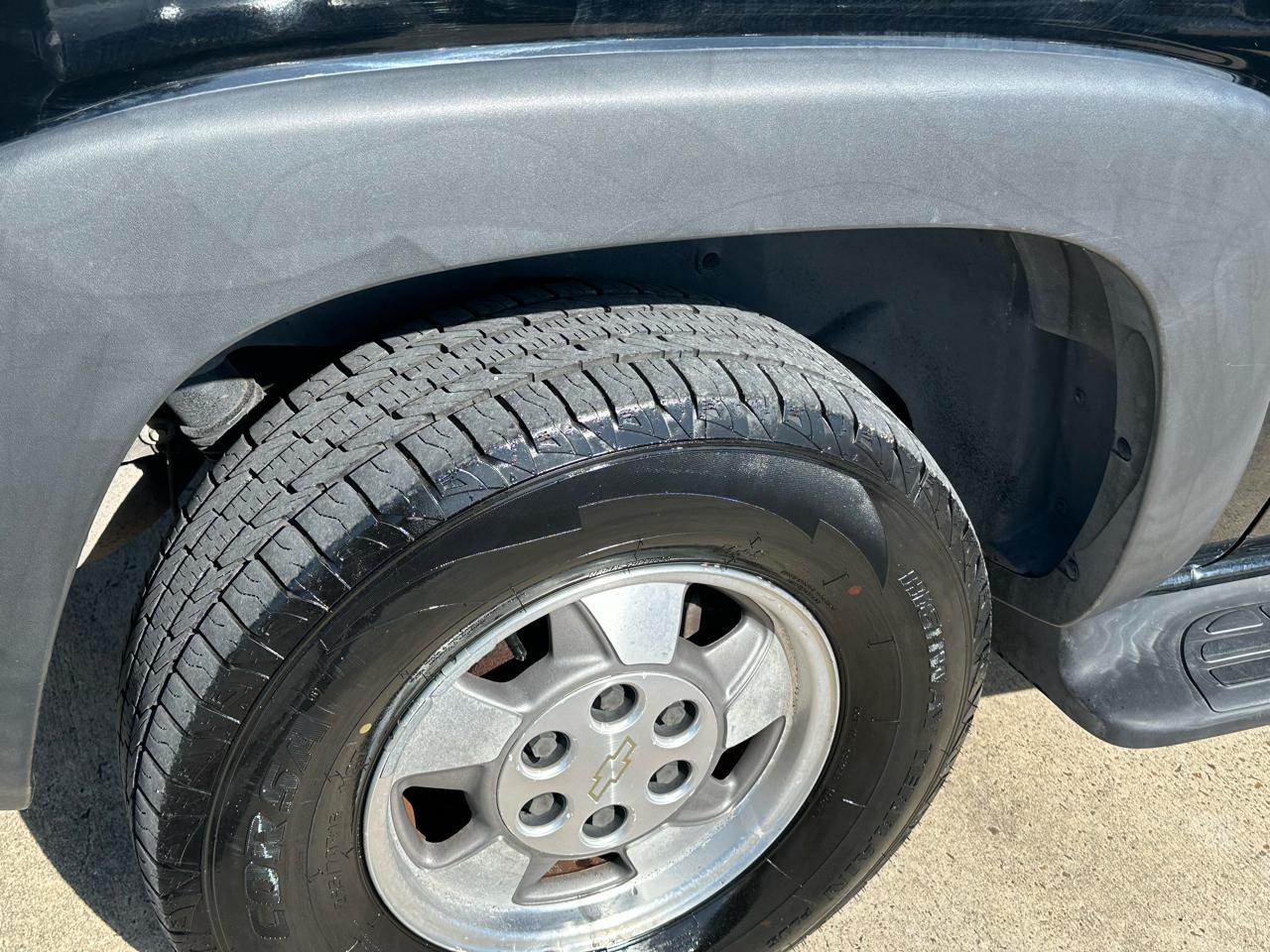 Chevrolet Suburban LT 1500 2003