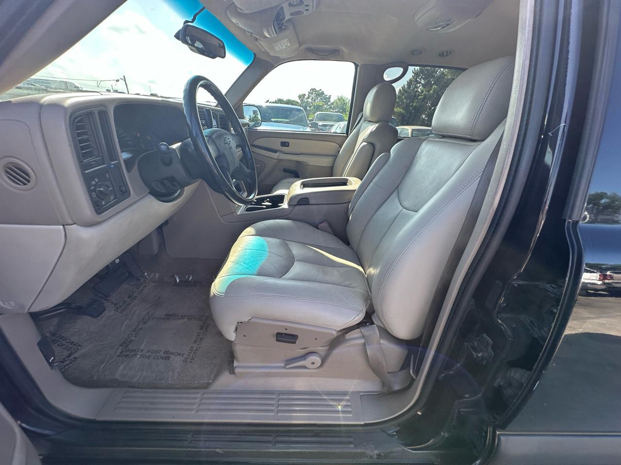 Chevrolet Suburban LT 1500 2003