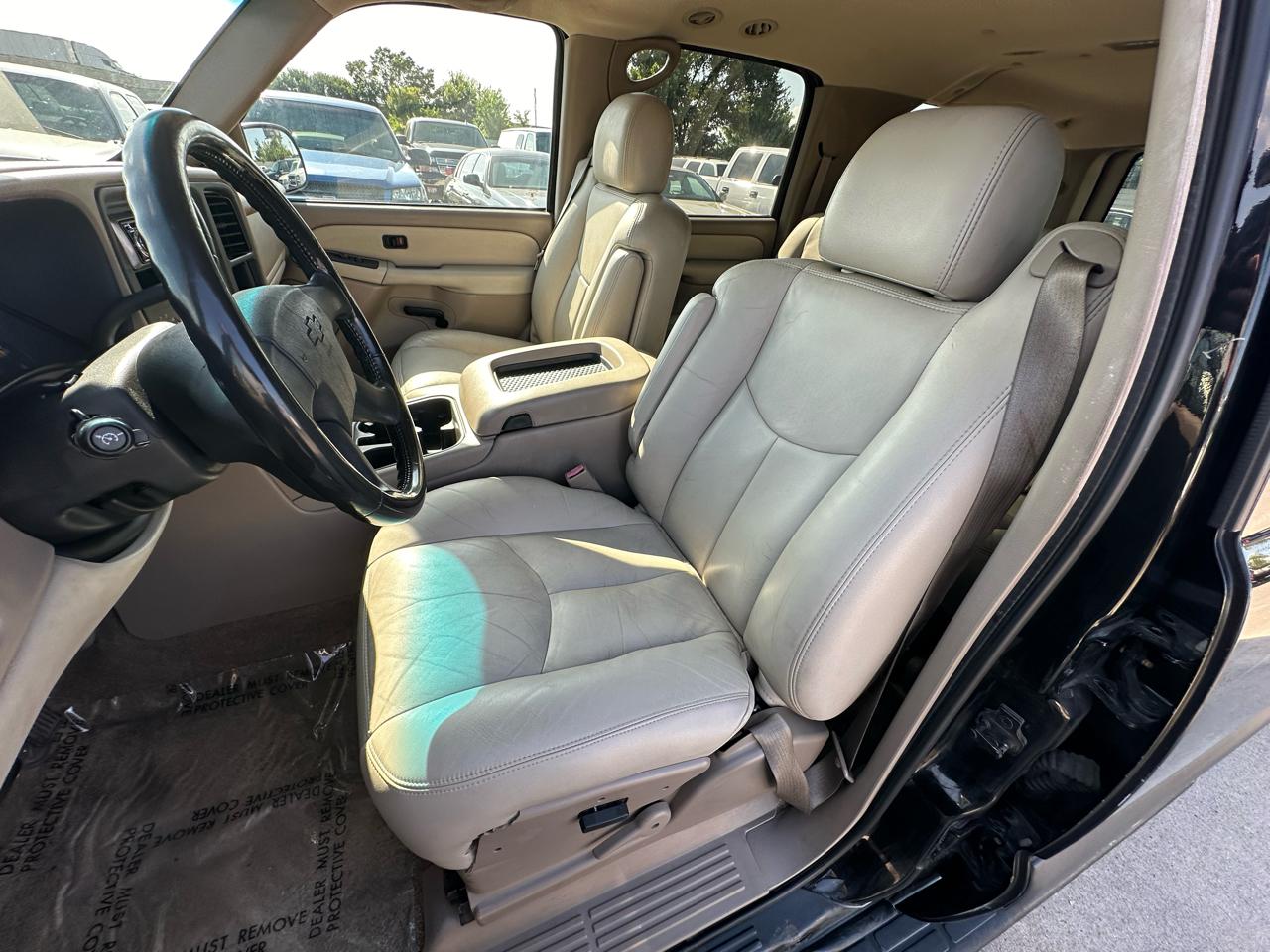 Chevrolet Suburban LT 1500 2003