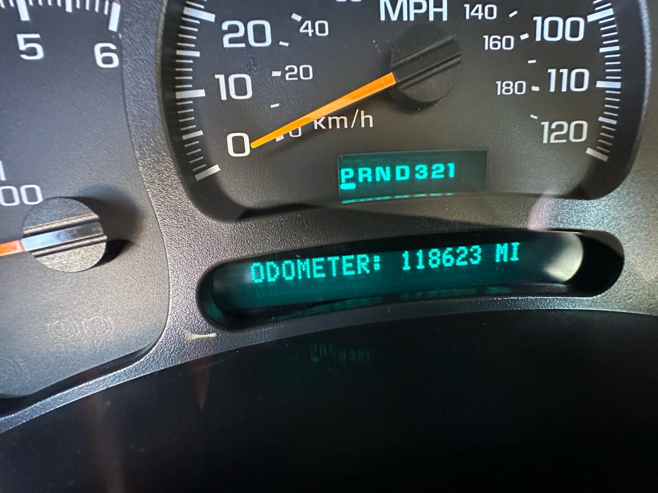 Chevrolet Suburban LT 1500 2003