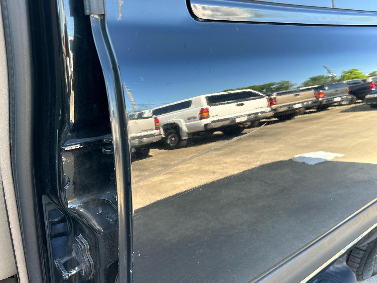 Chevrolet Suburban LT 1500 2003
