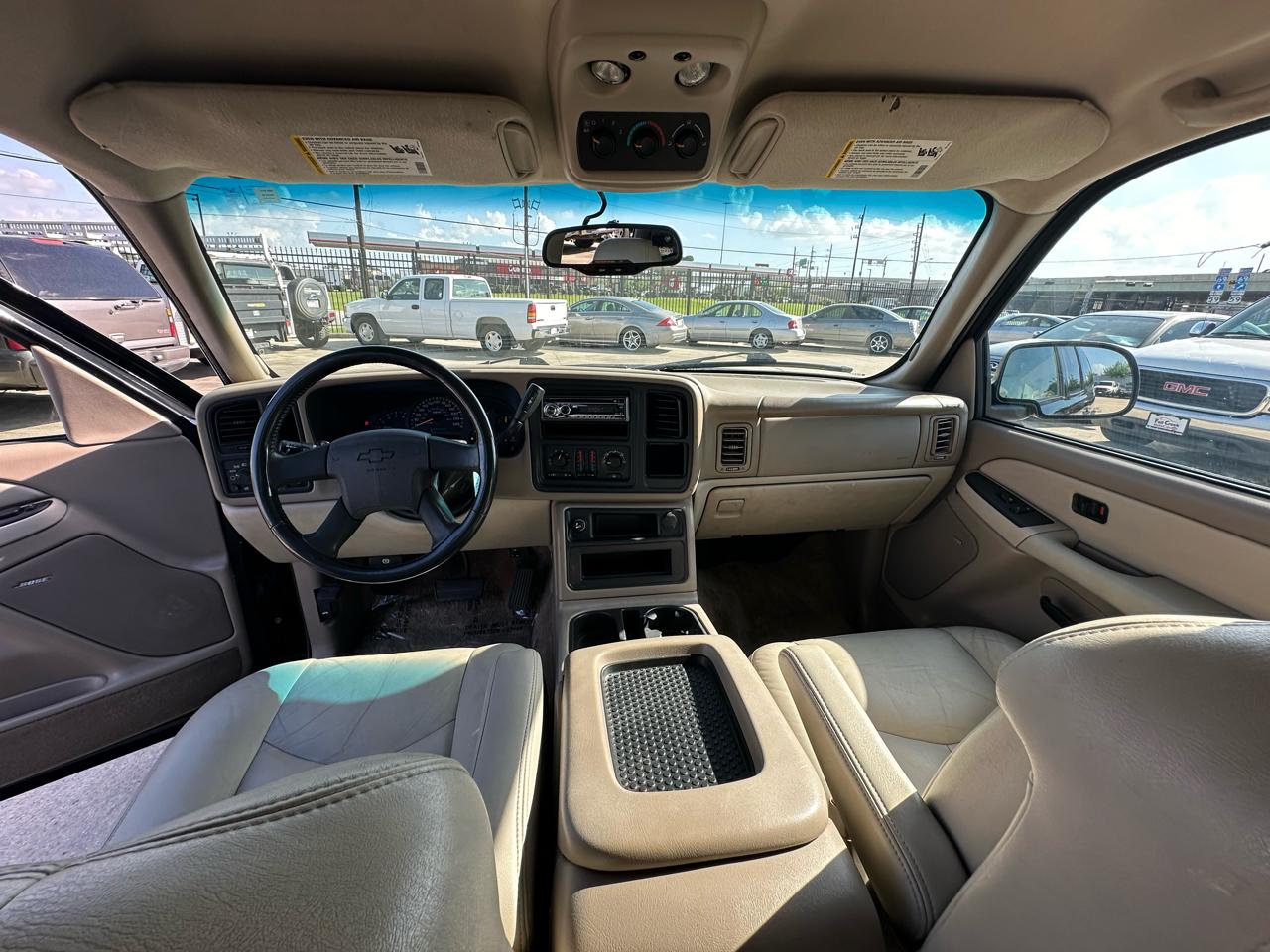 Chevrolet Suburban LT 1500 2003