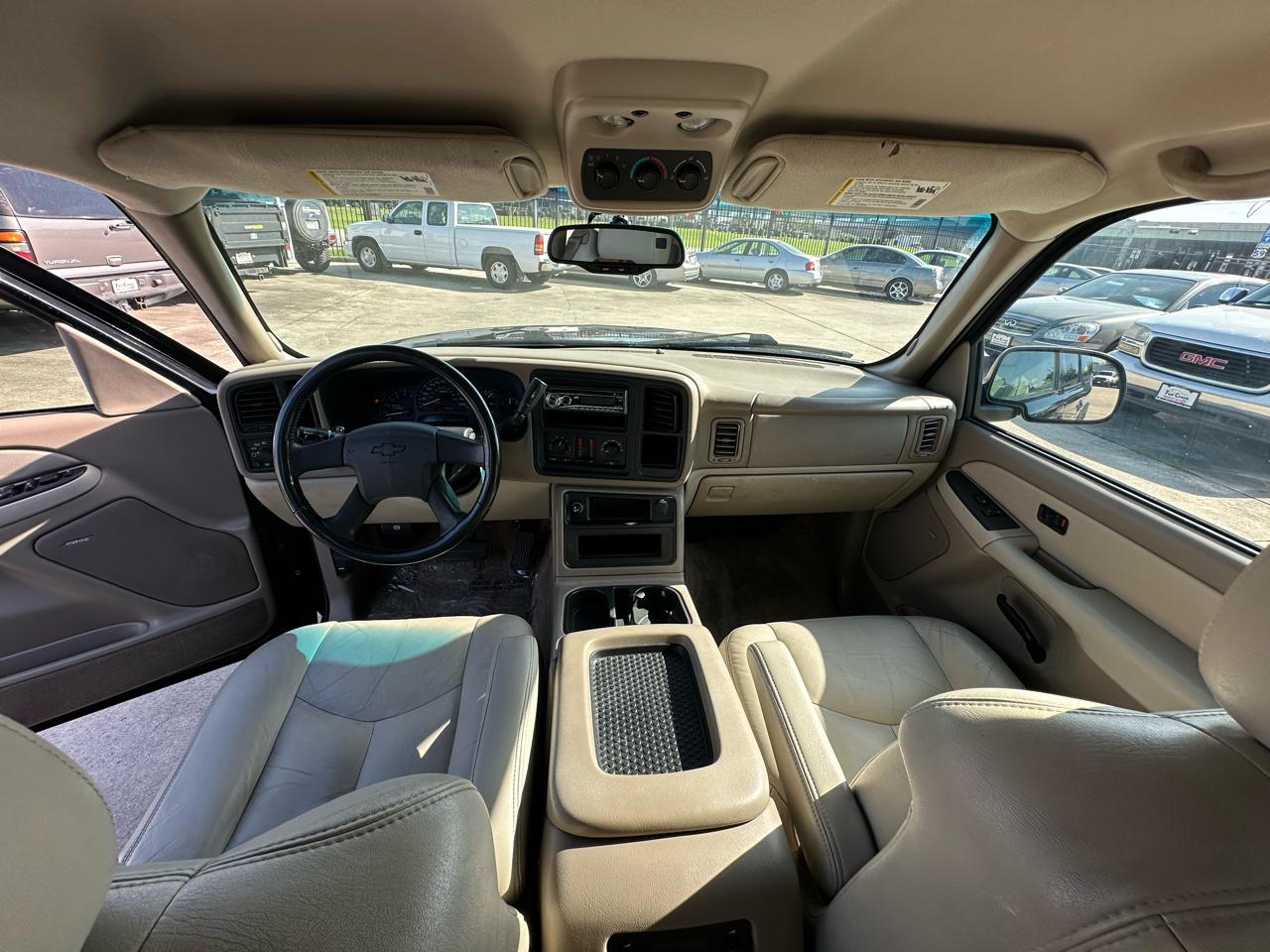 Chevrolet Suburban LT 1500 2003