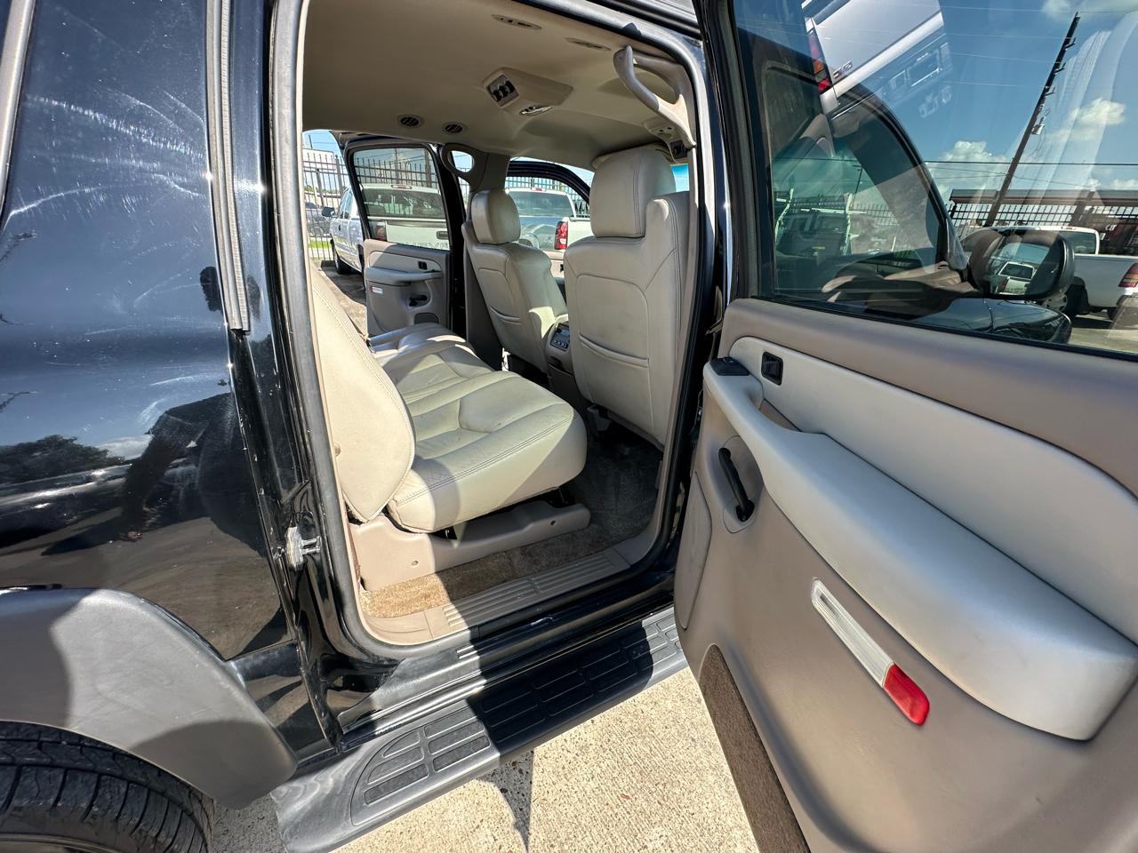 Chevrolet Suburban LT 1500 2003