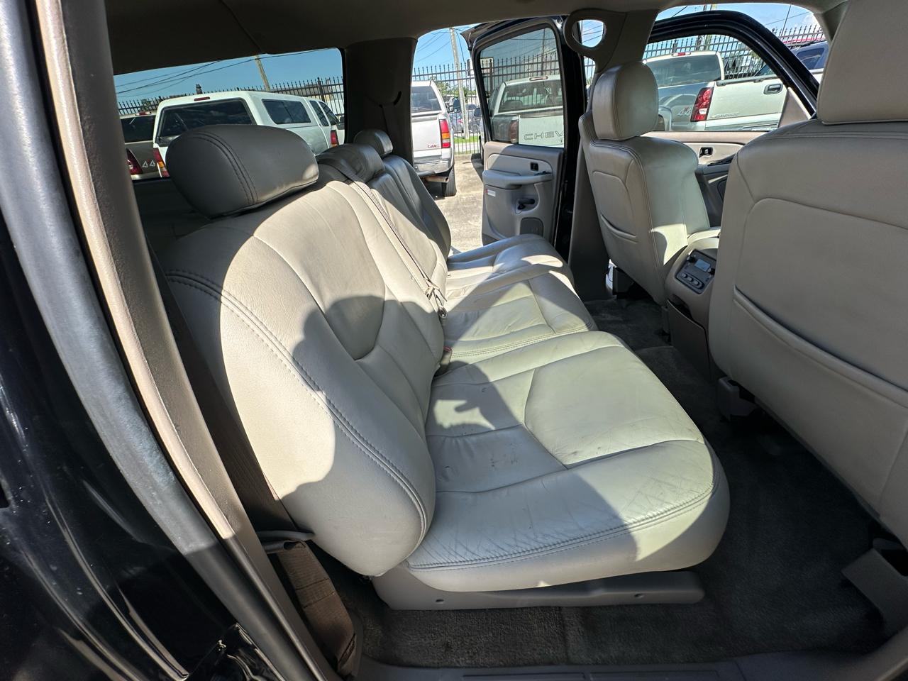 Chevrolet Suburban LT 1500 2003
