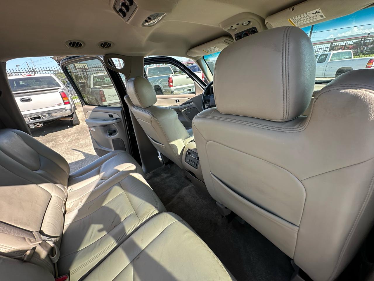 Chevrolet Suburban LT 1500 2003