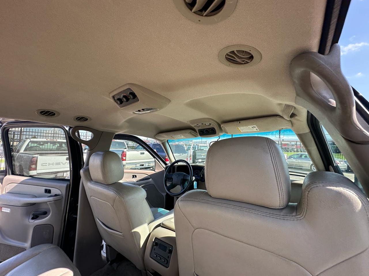 Chevrolet Suburban LT 1500 2003
