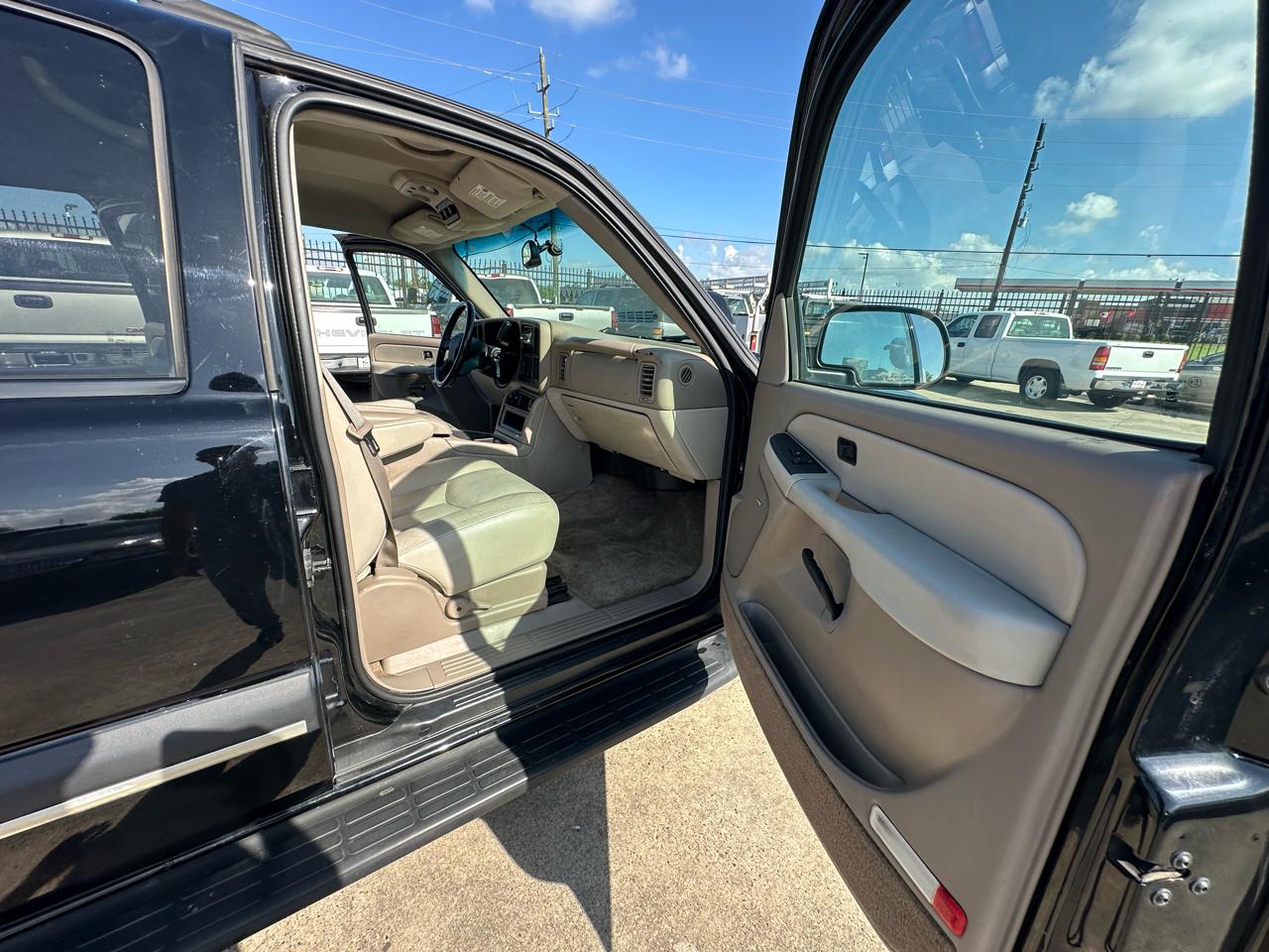 Chevrolet Suburban LT 1500 2003