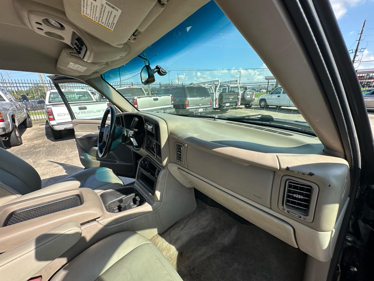 Chevrolet Suburban LT 1500 2003