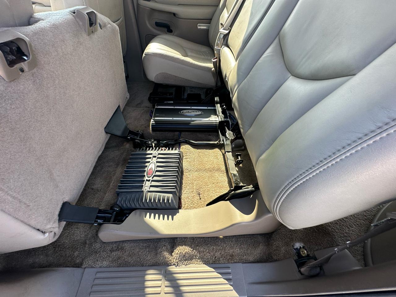 Chevrolet Suburban LT 1500 2003