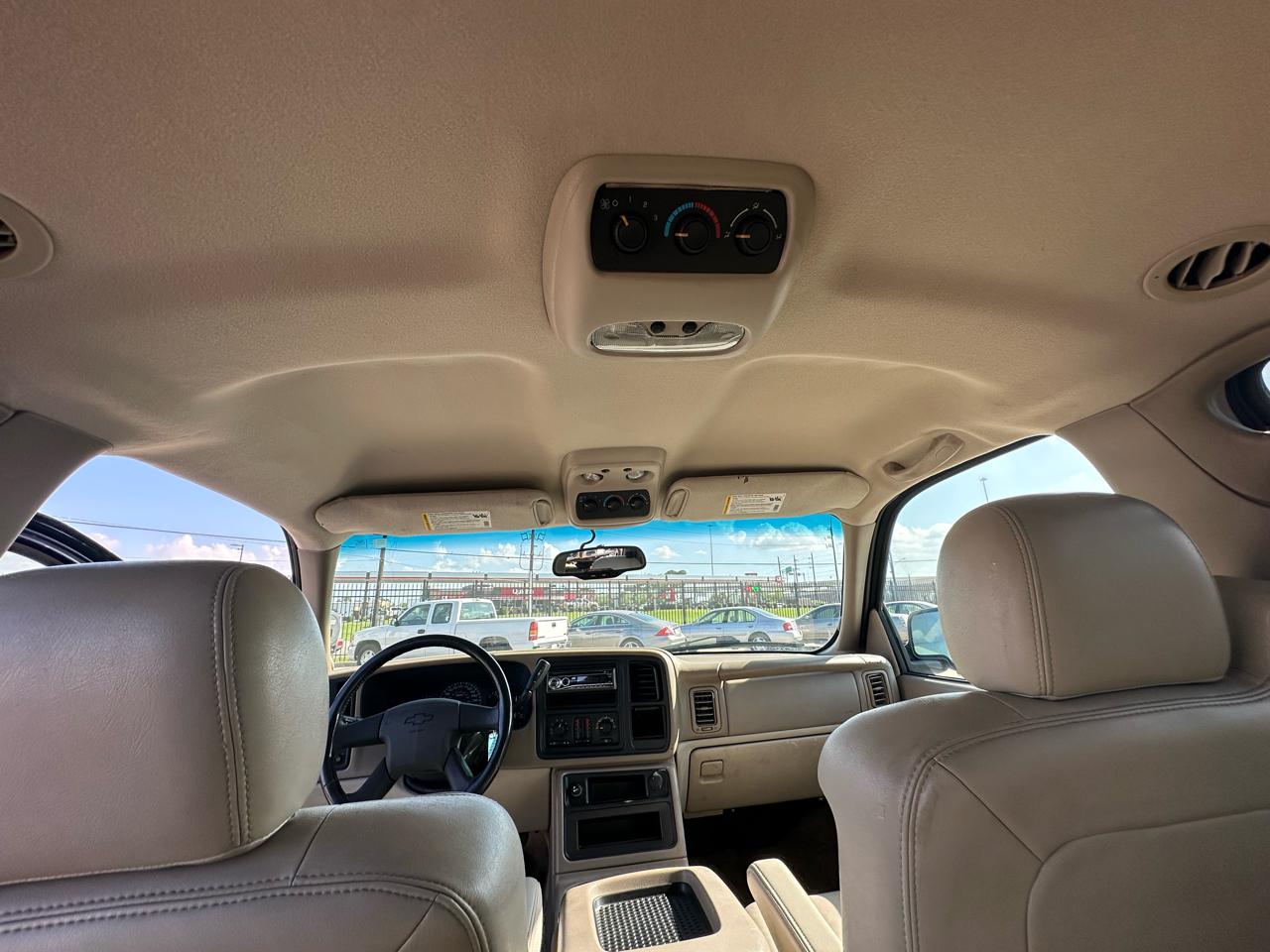 Chevrolet Suburban LT 1500 2003