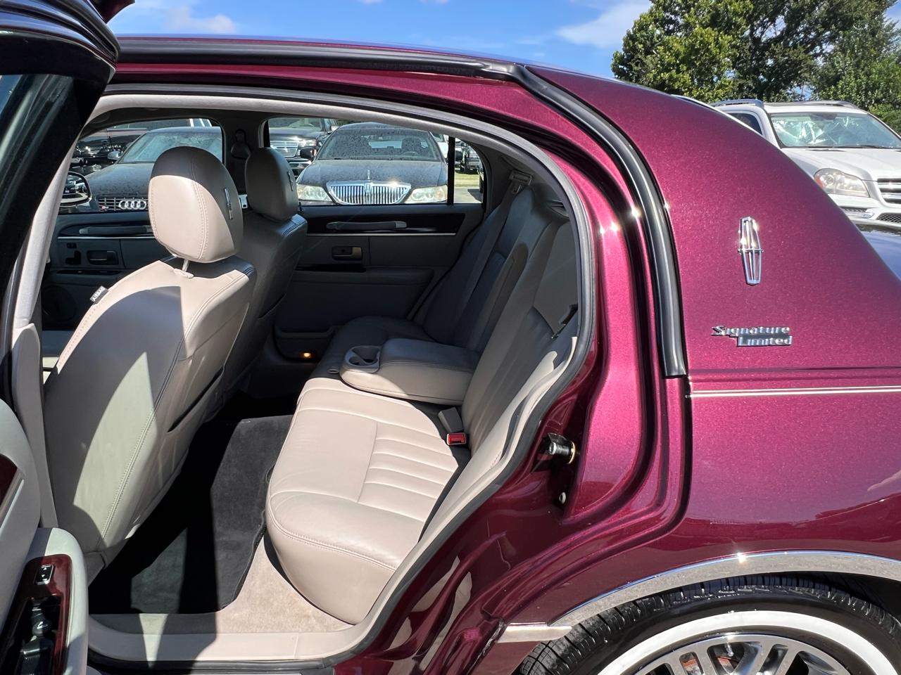 Lincoln Town Car Signature Limited 2006
