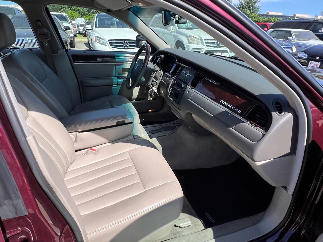 Lincoln Town Car Signature Limited 2006