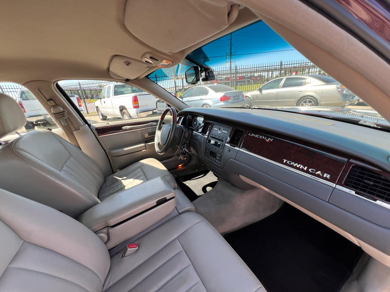 Lincoln Town Car Signature Limited 2006
